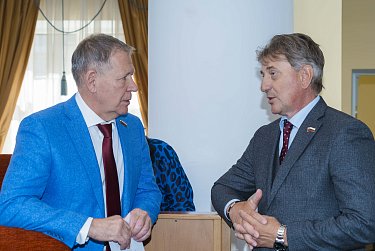 Парламент приступил к работе!